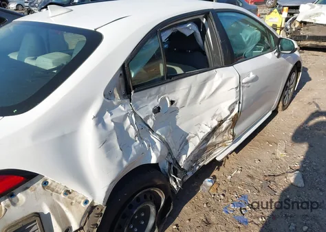 2021 Toyota Corolla Le z USA, uszkodzony, nr VIN 5YFEPMAE6MP213825